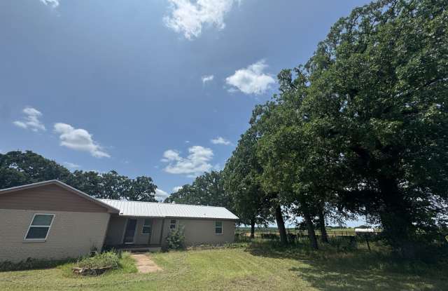 HORSE PROPERTY - Barn  Shop - BROCK ISD Water INCLUDED photos photos