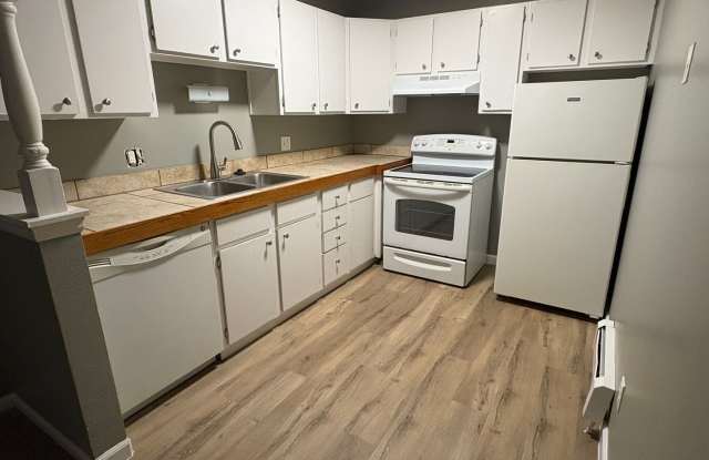 Mountain Pointe Apartments photos photos