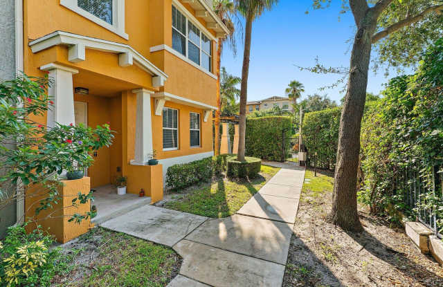 500 Pacific Grove Dr photos photos