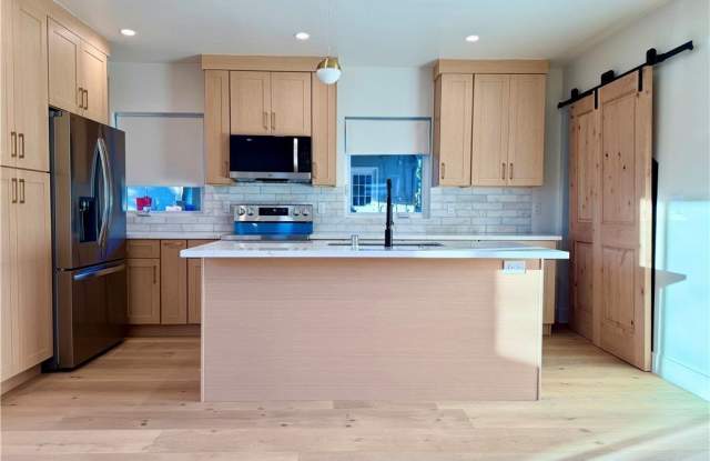 22404 Vanowen St photos photos