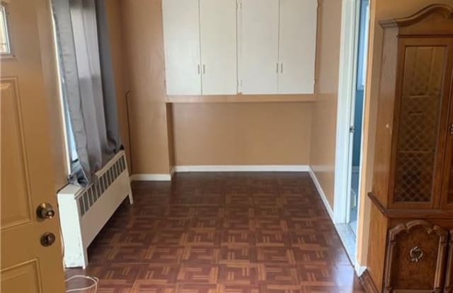 1009 Arnow Avenue - 1009 Arnow Avenue, Bronx, NY 10469