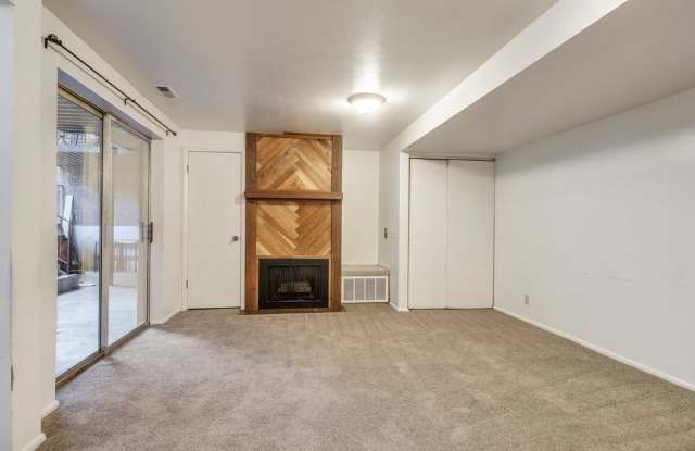 1760 N Willowbrook Gallery 4