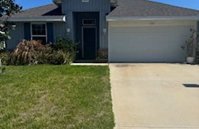 Beautiful 3/2/2 in Sawmill creek community! Lawn care included, water view, community pool... - 102 Rivertown Road, Palm Coast, FL 32145