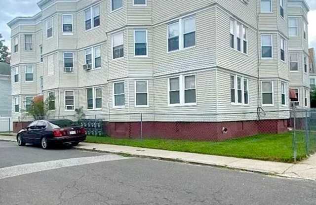 7 Spruce St - 7 Spruce Street, Springfield, MA 01105