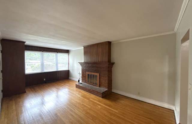 T.R. Lawing Realty Property Gallery 3