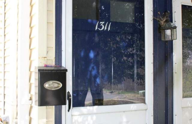 1311 YARDLEY COMMONS photos photos