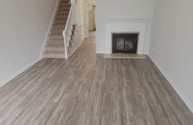 301 Hickory Place - 1 Gallery 3
