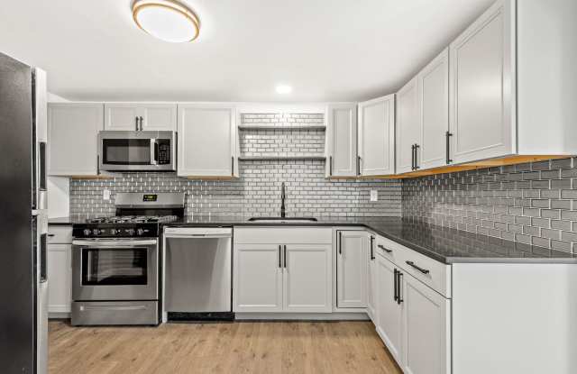 Beautiful 3 bedroom home in Homestead available July 1! photos photos