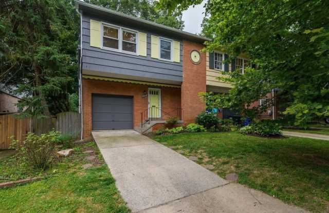 4 Bedroom 3.5 Bathroom - Van Ness/Tenleytown Semi Detached Home - Attached 1 Car Garage photos photos