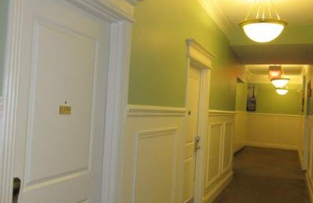 55 E Washington St Gallery 3