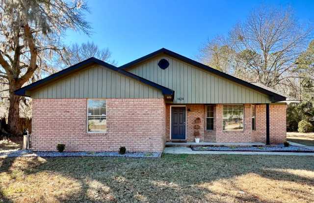 COMING MID-MAY 2026! (Pet Friendly) photos photos