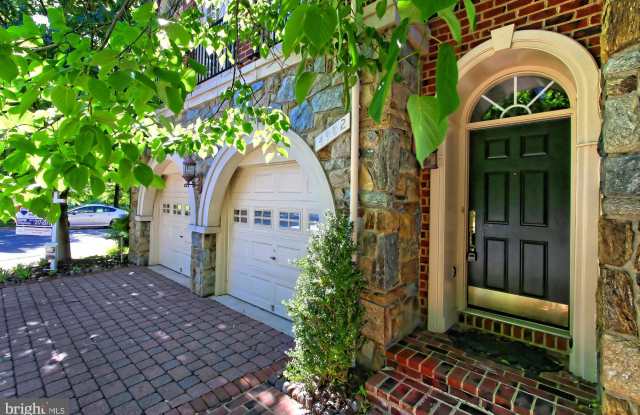 4902 DONOVAN DRIVE Gallery 4