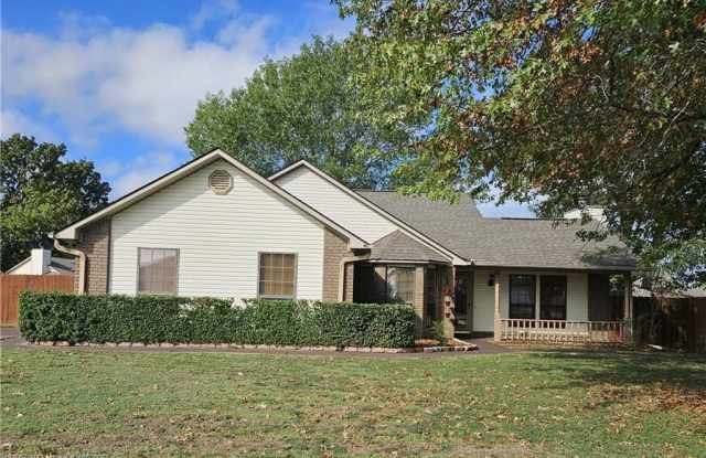 301 Juniper DR Gallery 1