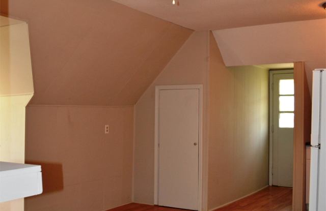 4112 McGee Street, Apt 3 Gallery 4