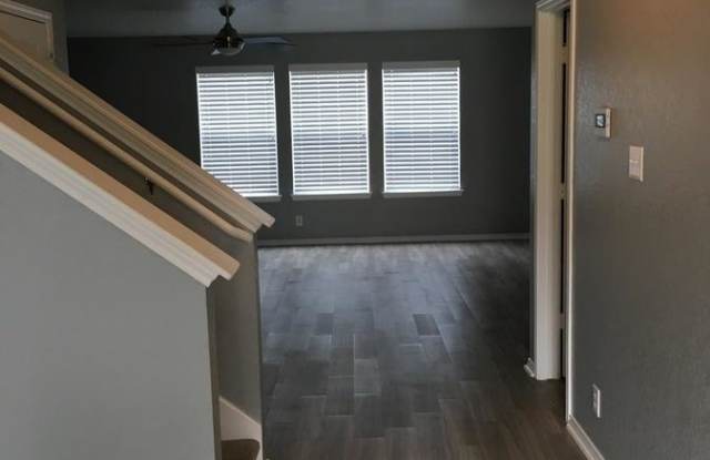 10227 Tiger Bay Gallery 2