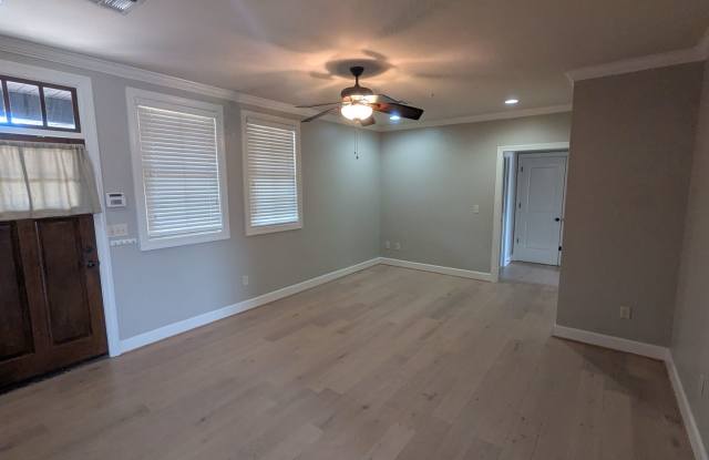 Very Nice 2 Bedroom Condo - Great Location - Leasing for Fall 2026 photos photos