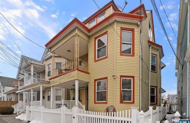 315 18th Street 2 photos photos