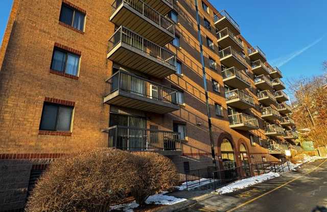 Bright  Spacious Condo in North Medford photos photos