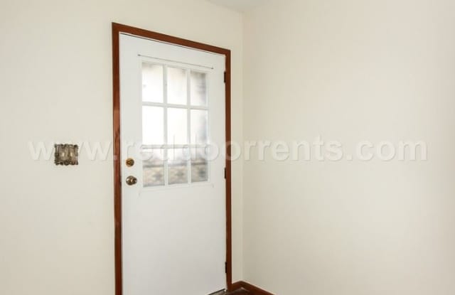 5945 Gateway Dr Gallery 3
