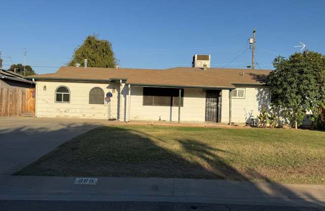 3 Bedroom 2 Bathroom in Dinuba! Gallery 1