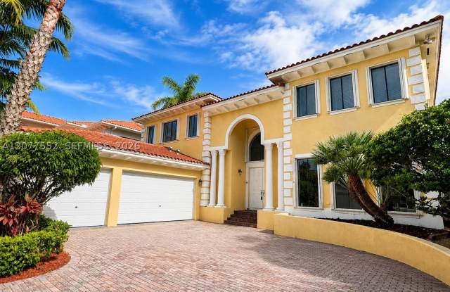 7950 SW 195th Ter Gallery 2