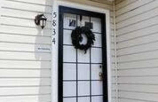 5834 N HOLLY SPRINGS Drive Gallery 2