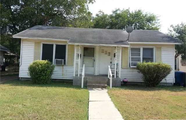 Charming 2-Bedroom Home Near Downtown San Antonio photos photos