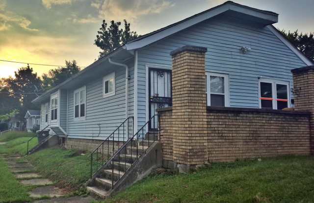 1727 N Tacoma Avenue Gallery 2
