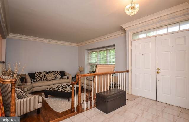 21 MAPLEWOOD PARK COURT Gallery 2
