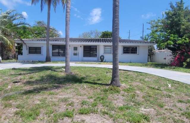 485 NE 34th St photos photos