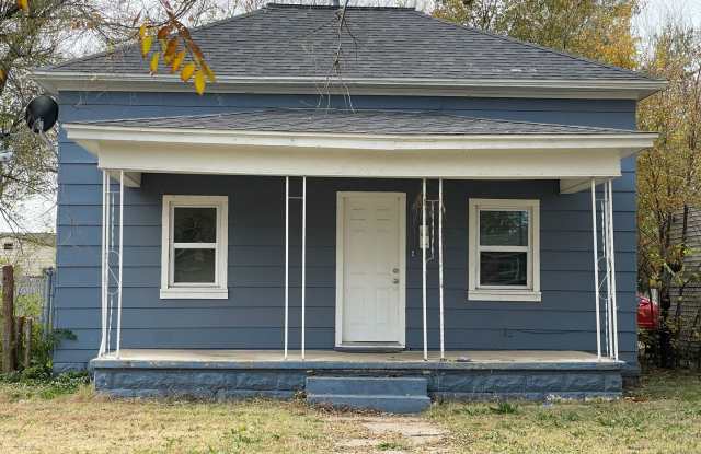 Charming 2-bedrom, 1-bath rental home in Wichita, KS - 1049 North Piatt Avenue, Wichita, KS 67214