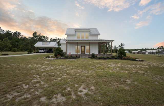 1513 Paris Avenue - 1513 Paris Avenue, Swainsboro, GA 30401