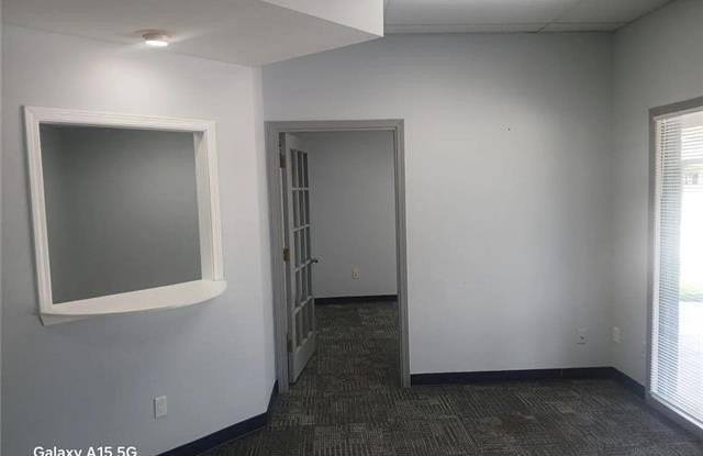 500 MARINERS PLAZA Drive Gallery 2