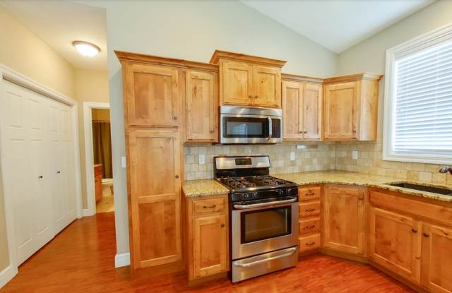 3D Tour Available - 2-Car Garage + Stainless Steel Appliances + Granite Countertops! Available October 3rd! Gallery 3