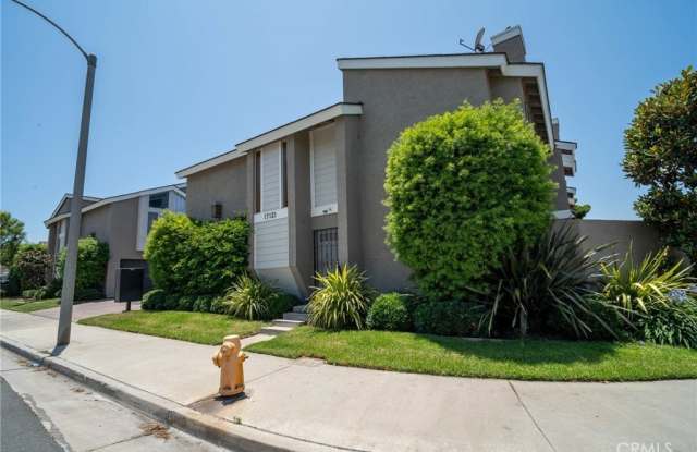17121 Green Lane photos photos