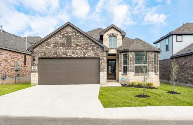 First time rental- Stunning 4 bedroom home with game room and 3.5 bathrooms! photos photos