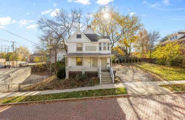 1076 Ackley Street - 2 photos photos