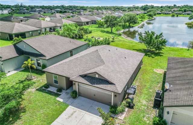 390 Shadow Lakes Drive photos photos