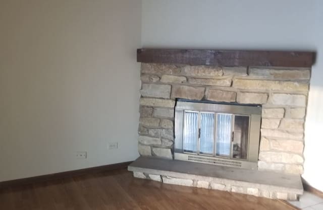 353 Meadow Green Ln - 353 Meadow Green Ln, Round Lake Beach, IL 60073