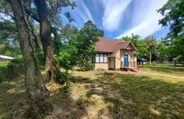 2/1 Large Gibsonton Home Ready for You! photos photos
