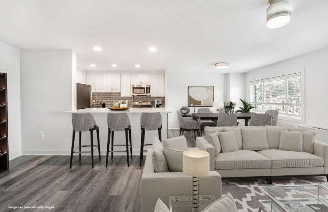 Ruxton Towers Apartments Gallery 3