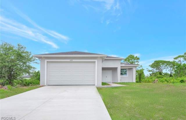 1072 Norton Avenue S photos photos