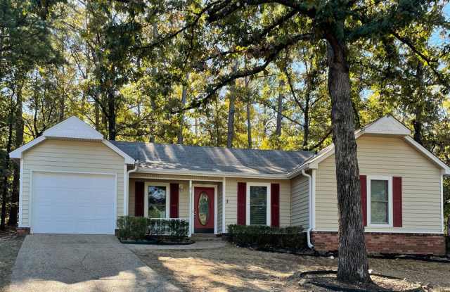 Wonderful, Newly Updated 3 Bedroom 2 bathroom House located at 11 Red Oak Place in Maumelle, Arkansas Gallery 1