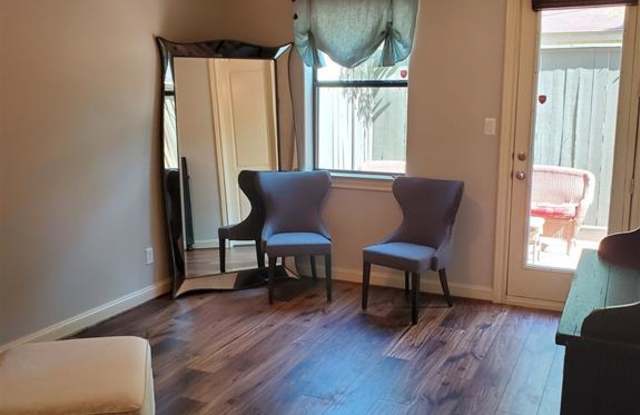 8834 Lakeshore Bend Drive Gallery 4