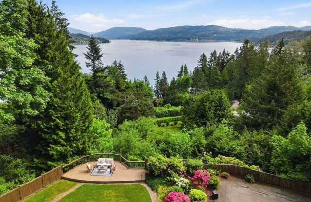 Peaceful home retreat with lake view photos photos