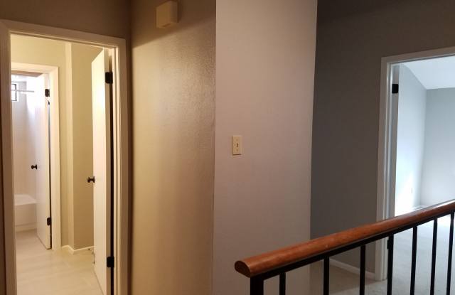 Adorable 2 bedroom townhome style Condo photos photos