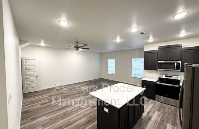 4257 West Santa Fe Street- 1 Gallery 2