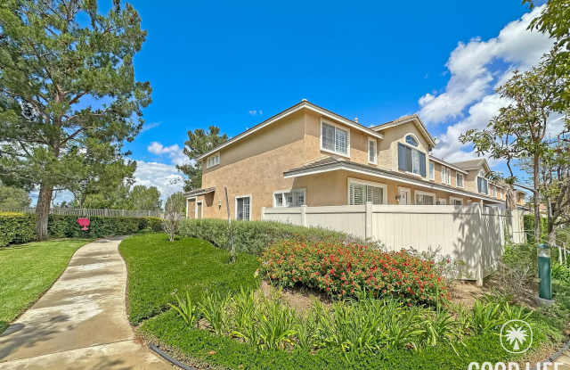 Fully Renovated Anaheim Hills Home with Private Yard, Walk-In Closet, Attached 2-Car Garage & Community Pool/Jacuzzi - 902 South Ogden Court, Anaheim, CA 92808