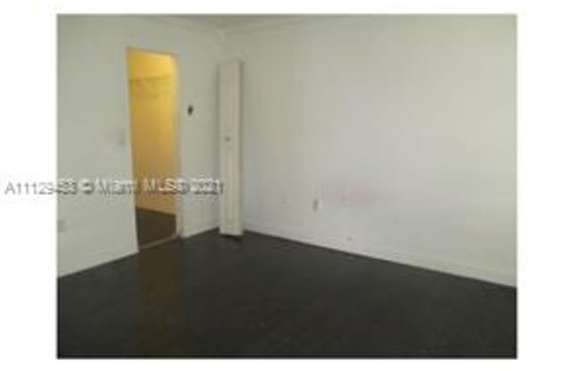422 Northeast 210th Circle Terrace Gallery 3
