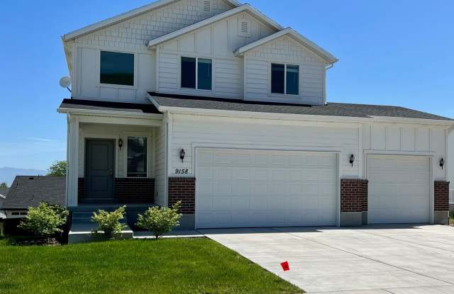 Don't Miss This Former Model Home Rental photos photos